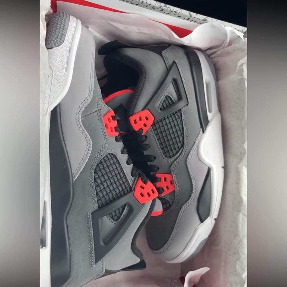 INFARED 4’s SIZE 6Y